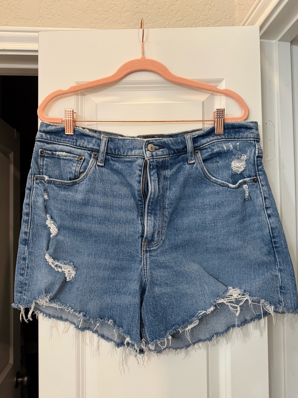 Abercrombie & Fitch 4” High Rise Mom Short